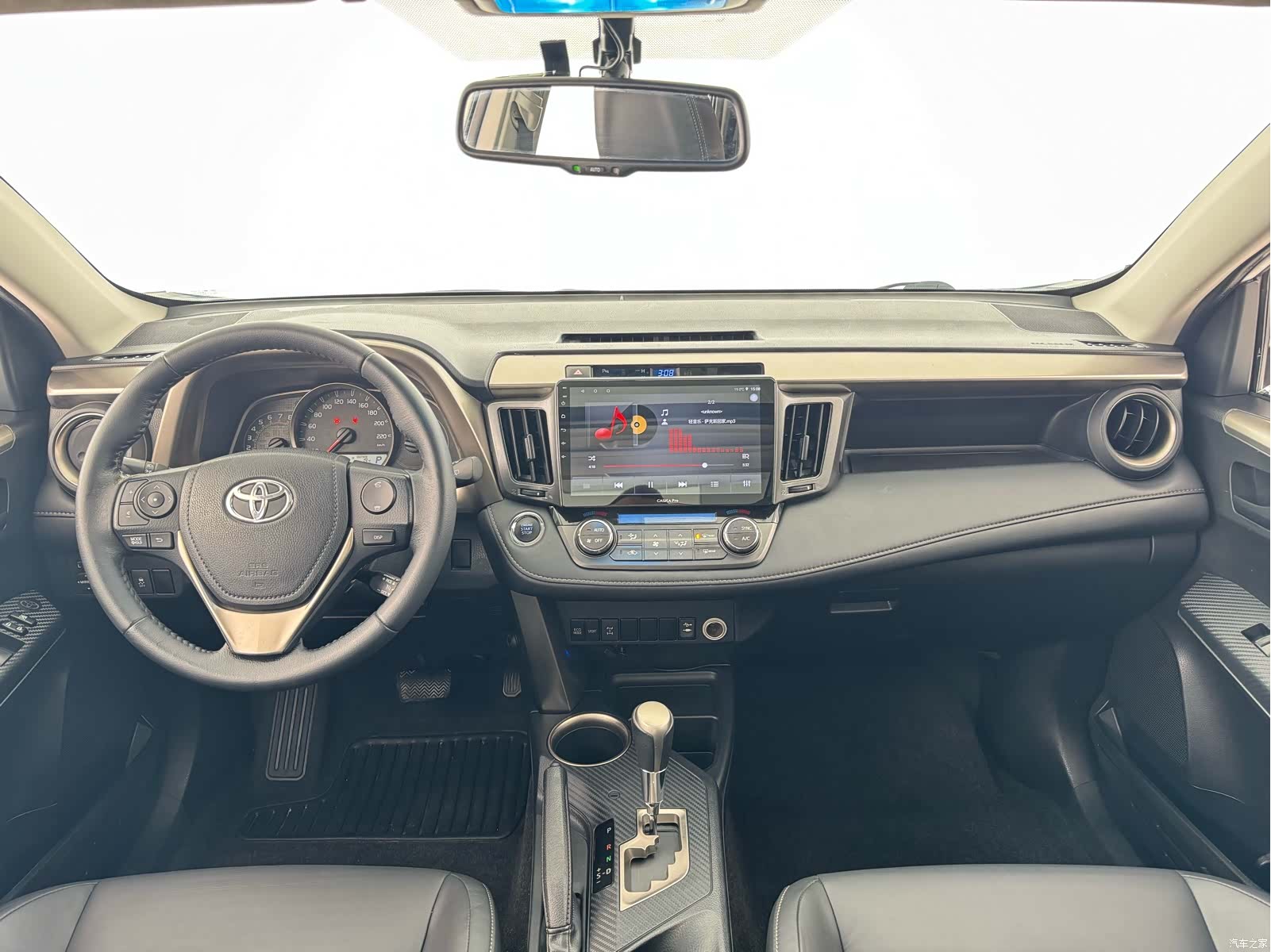 Toyota RAV4, 2015 8