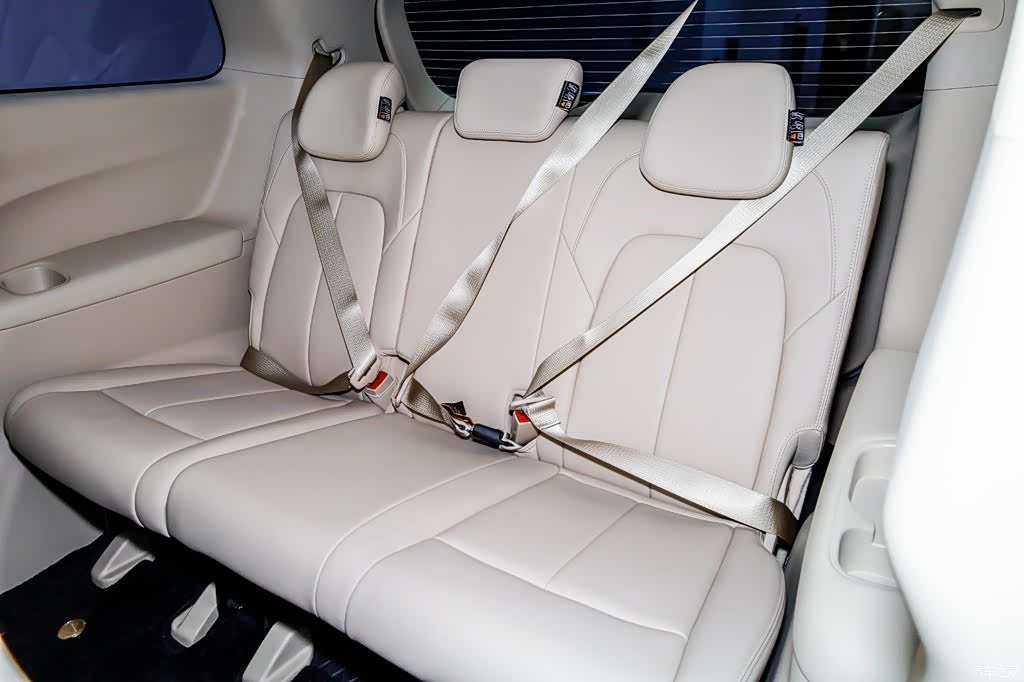 Buick GL8, 2025 10