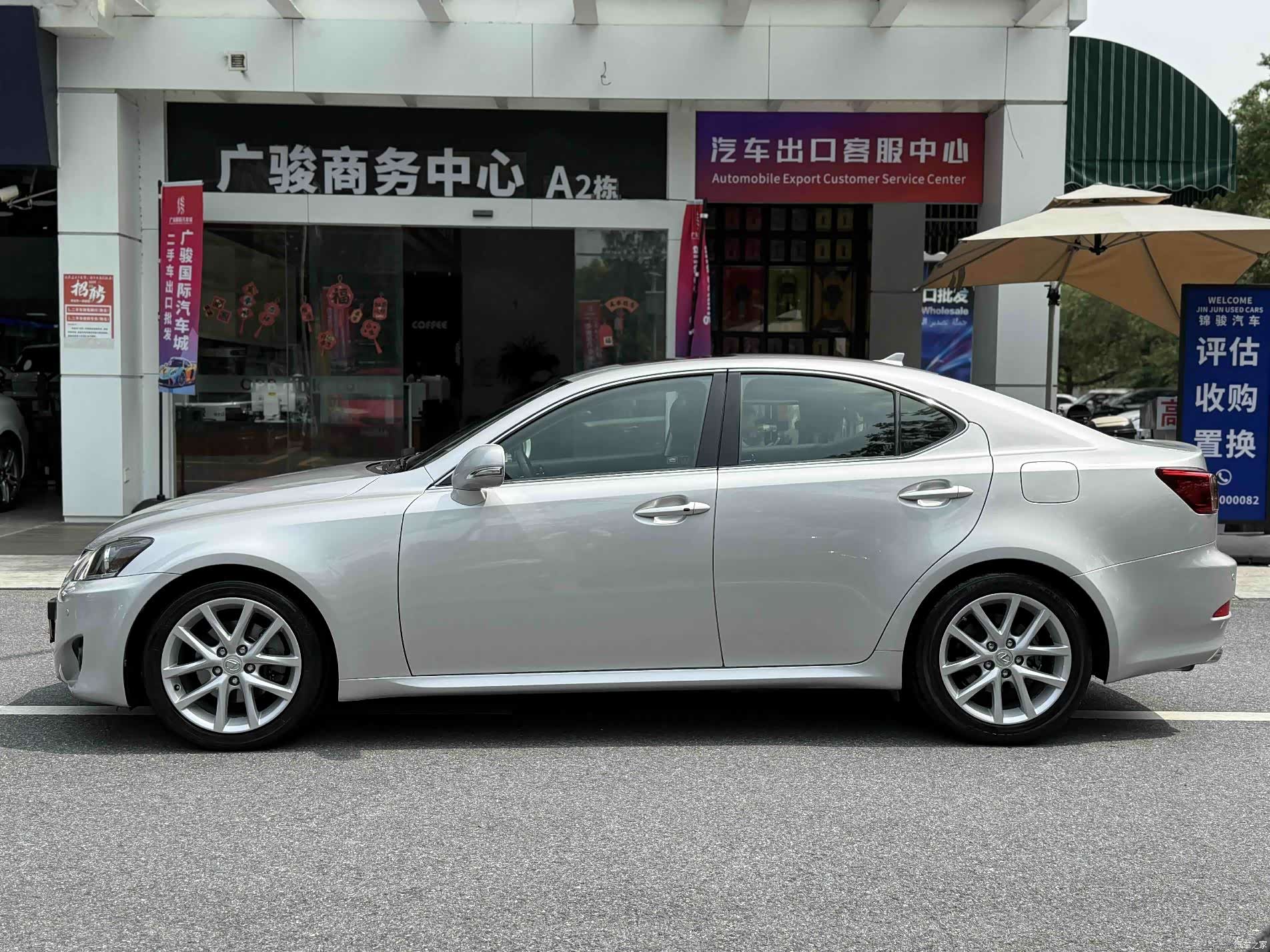 Lexus IS, 2010 все фото
