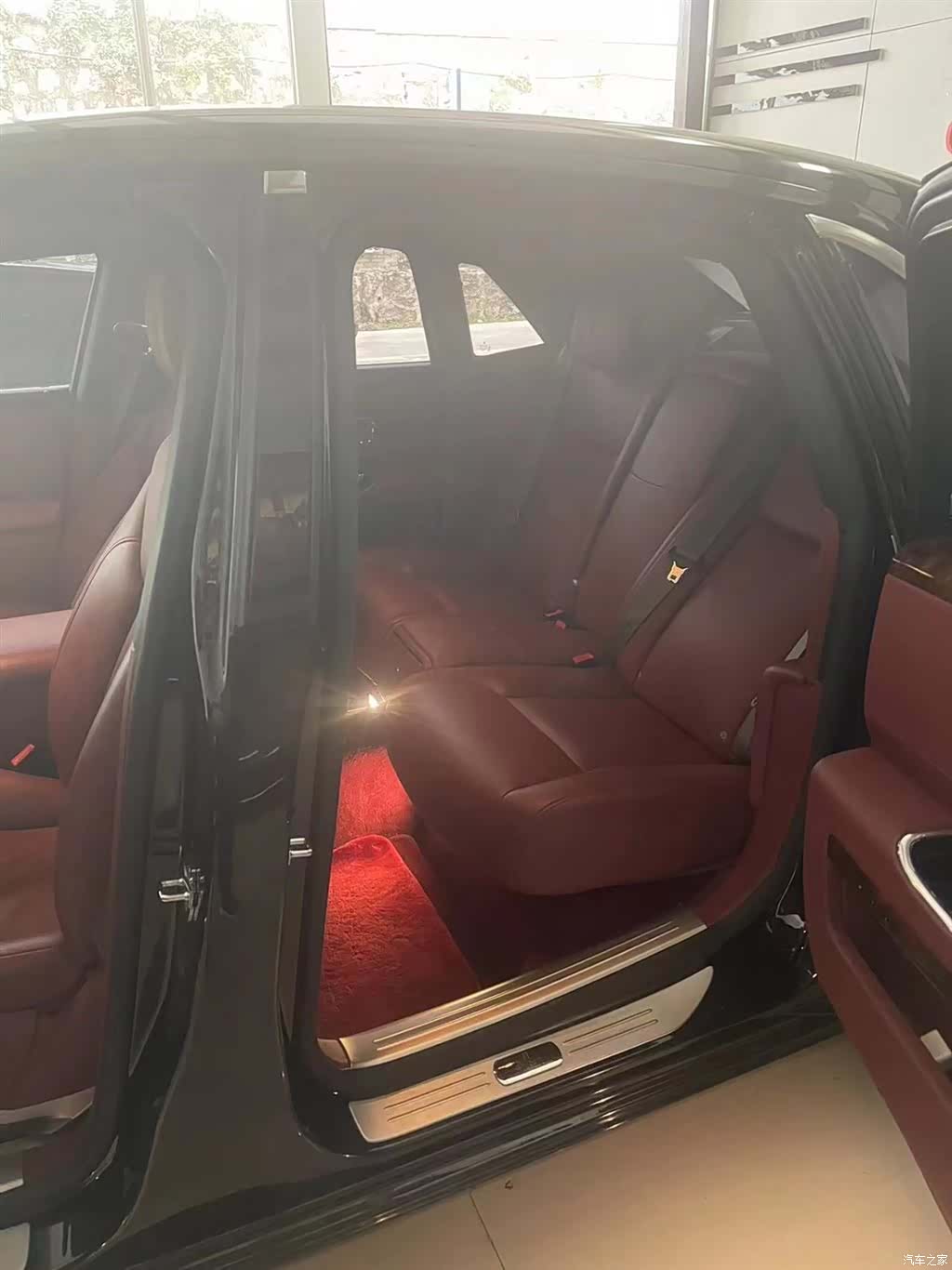 Rolls-Royce Ghost, 2018 9
