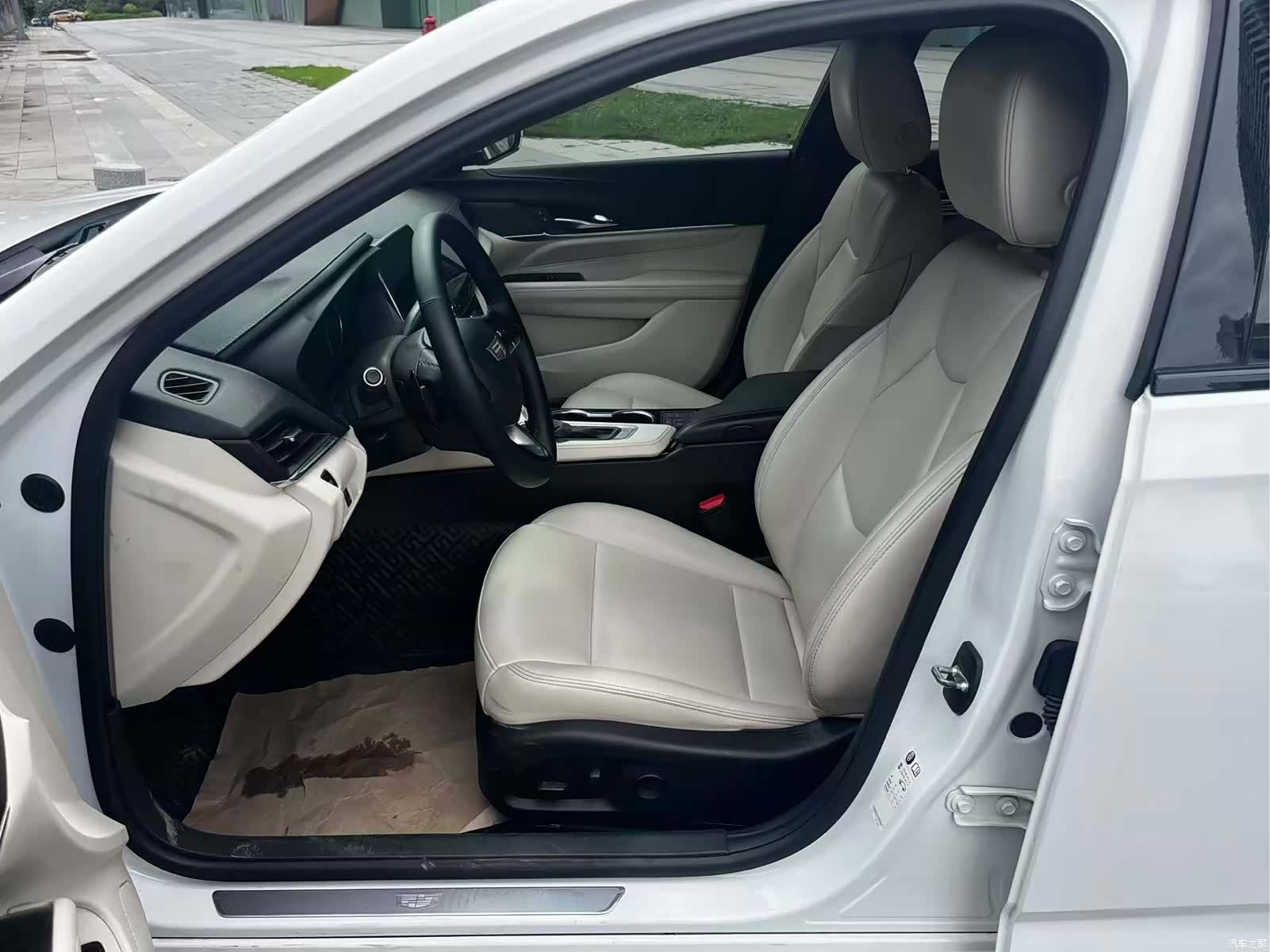Cadillac CT4, 2021 все фото