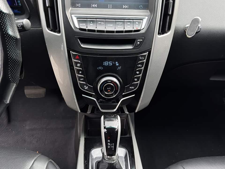 Luxgen Excellent 6 SUV