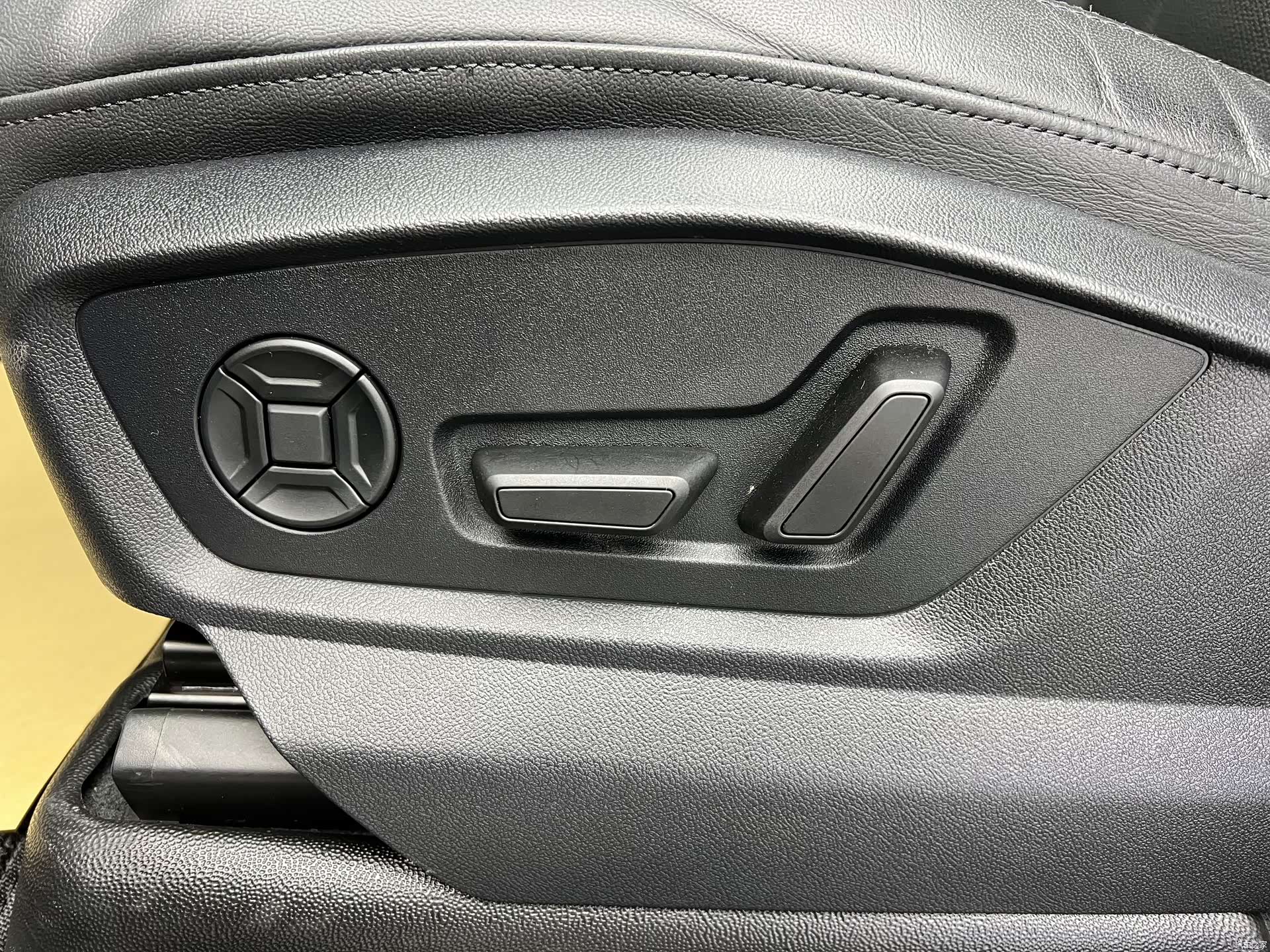 Audi Q8, 2024 8