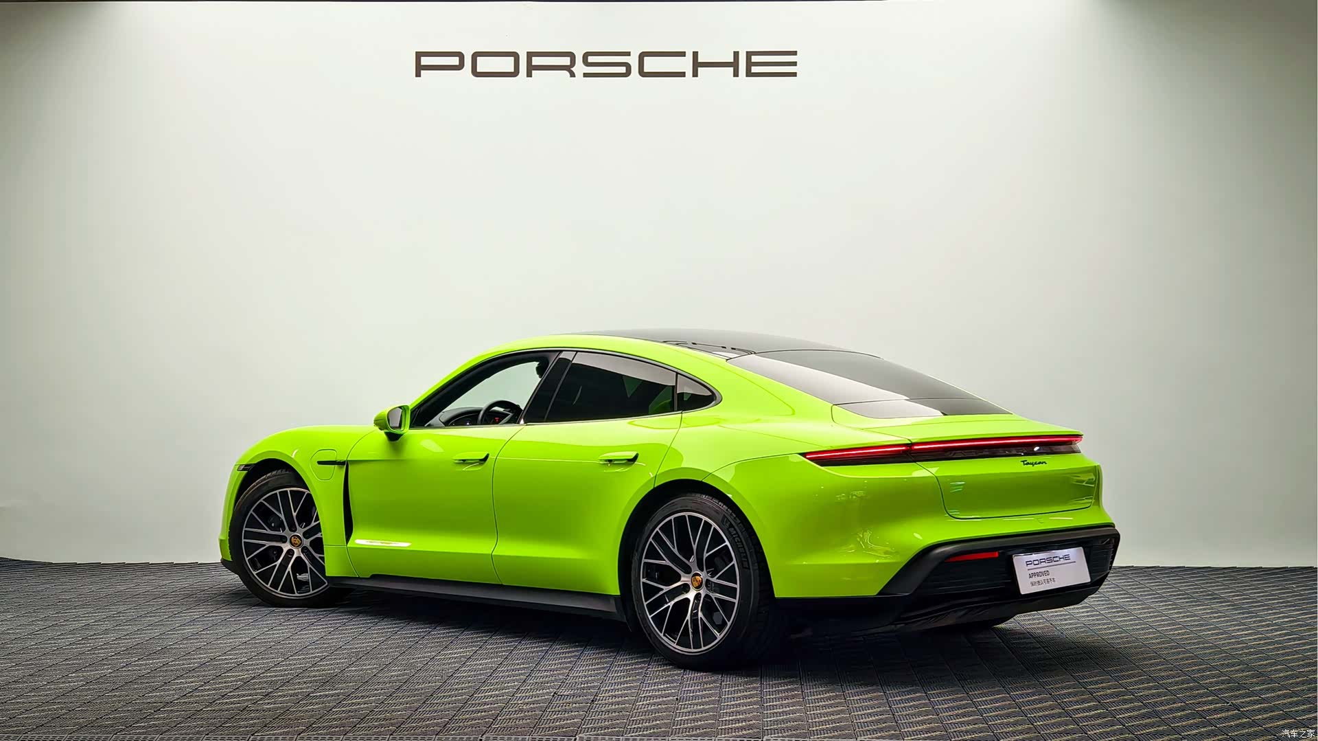 Porsche Taycan, 2022 7
