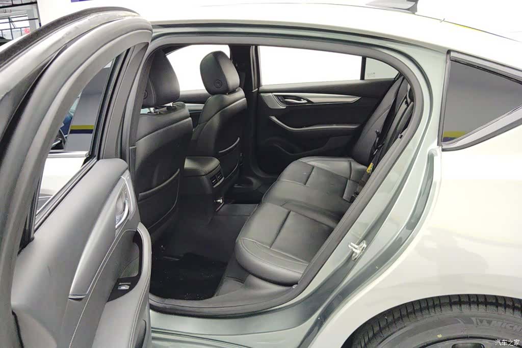 Cadillac CT5, 2023 11