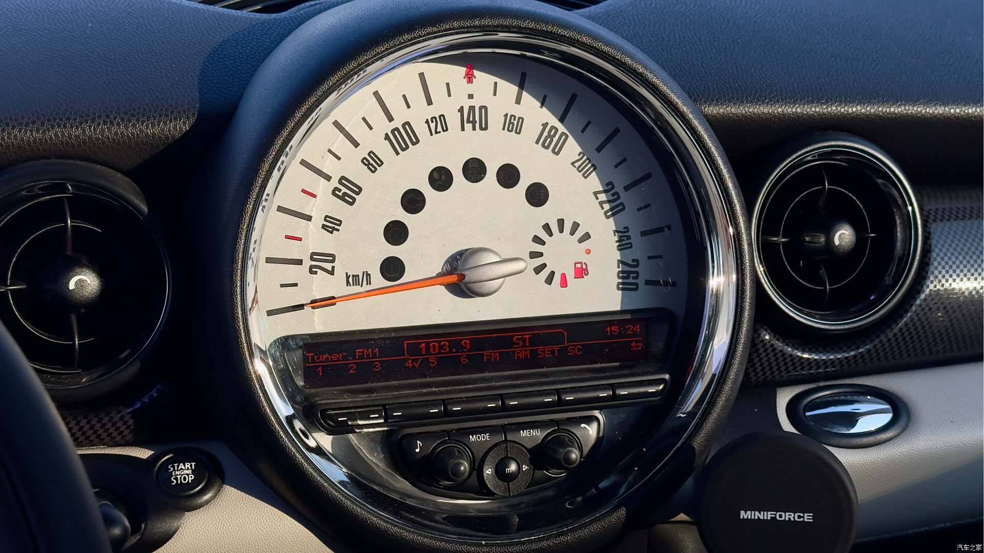 Mini Clubman, 2011 14