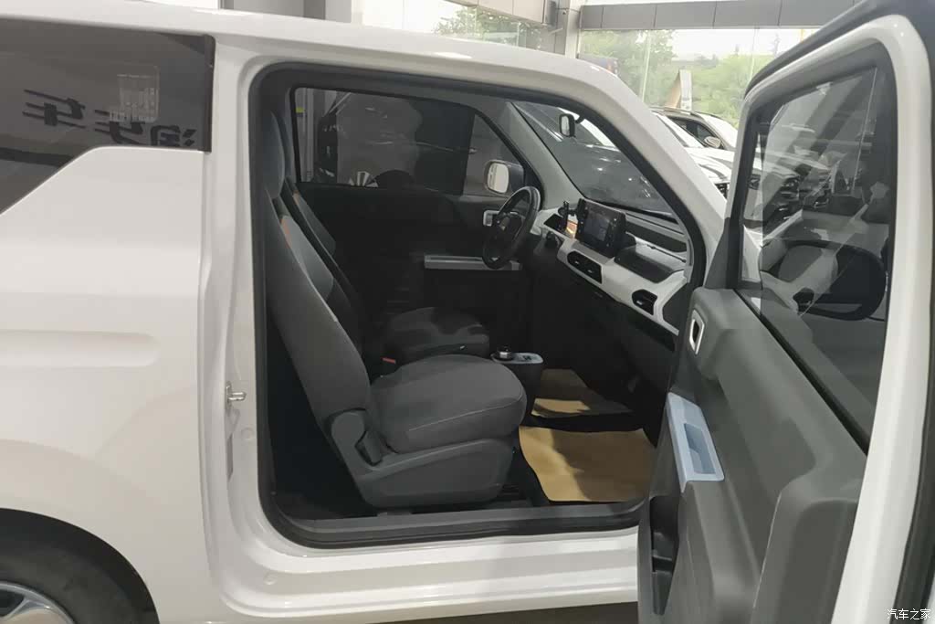 Geely Panda, 2025 8