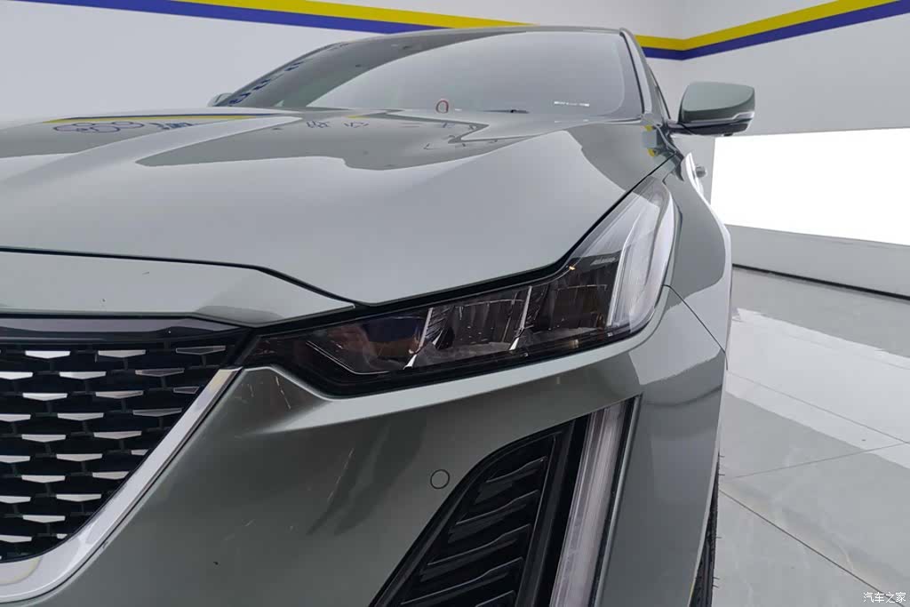 Cadillac CT5, 2023 все фото