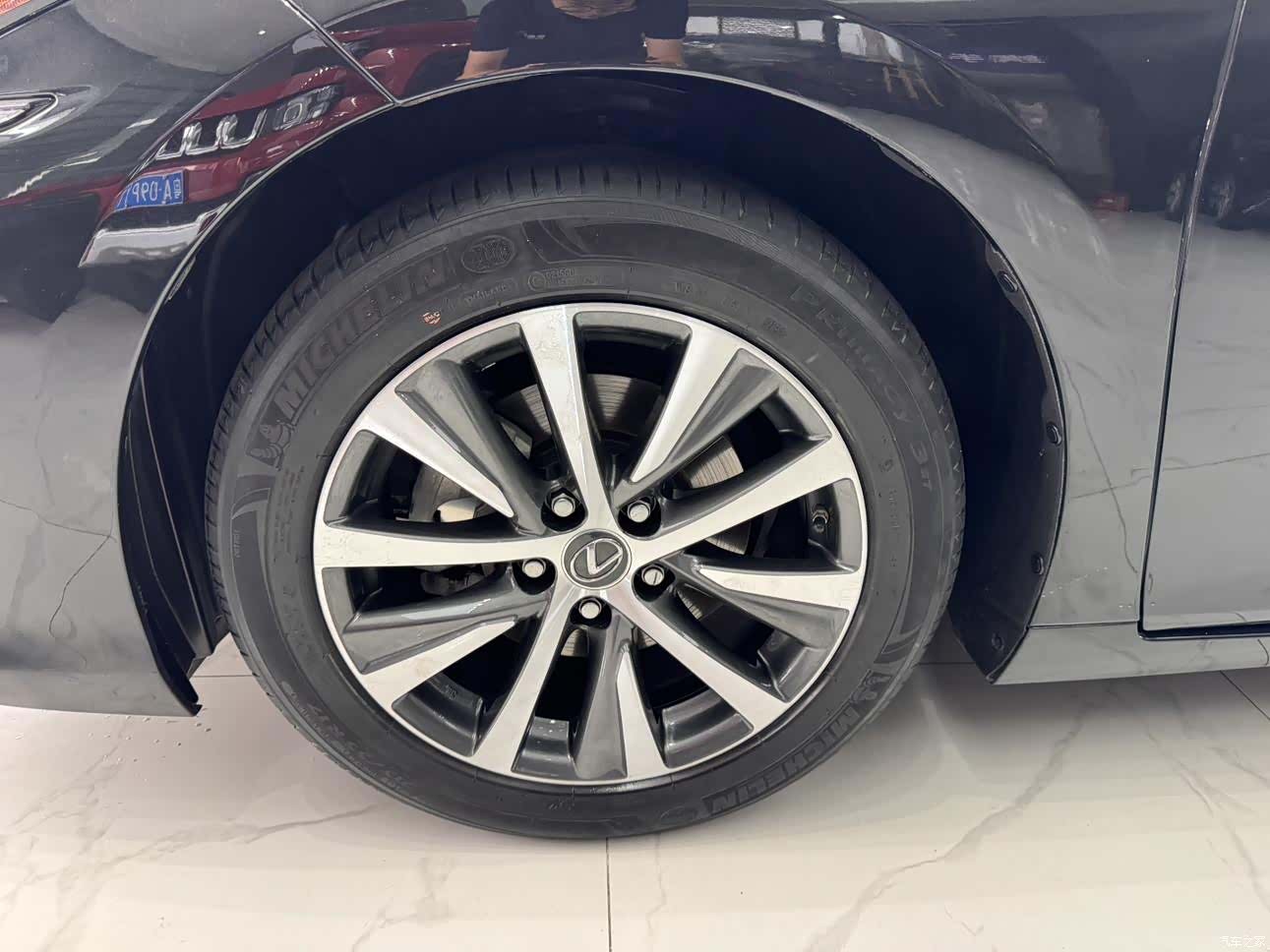 Lexus ES, 2018 12