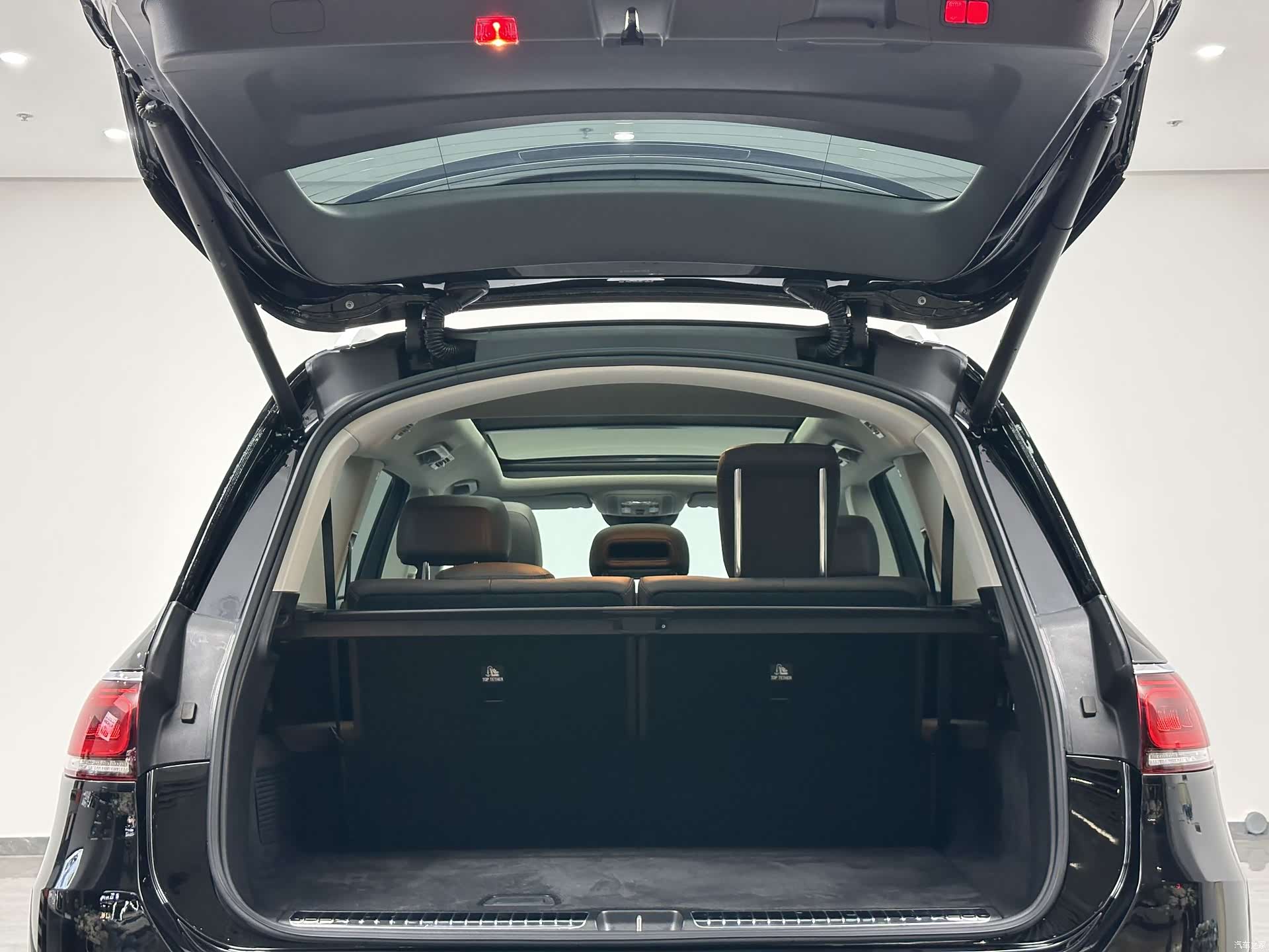 Mercedes-Benz GLS, 2022 28