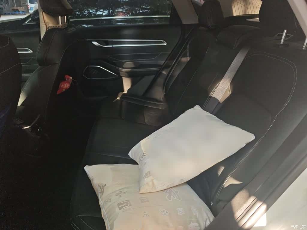 Geely Emgrand, 2023 15