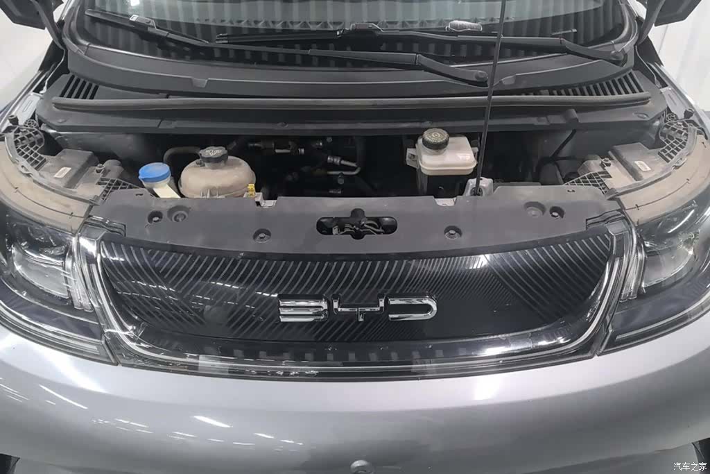 BYD Dolphin, 2022 10