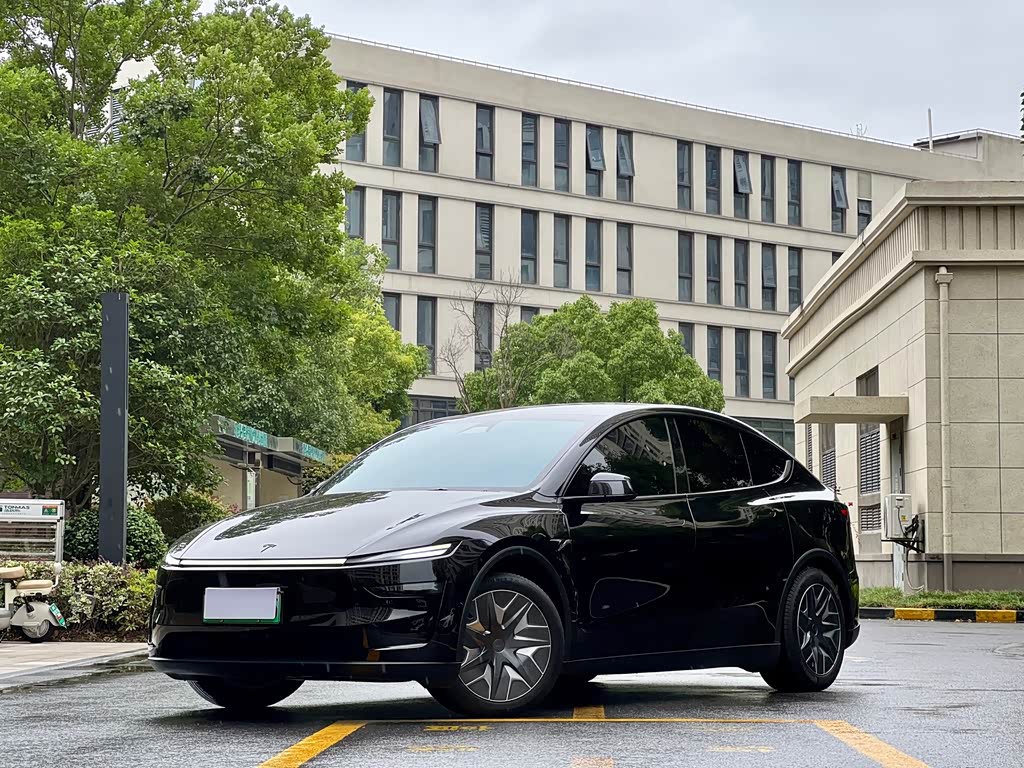 Tesla Model Y L