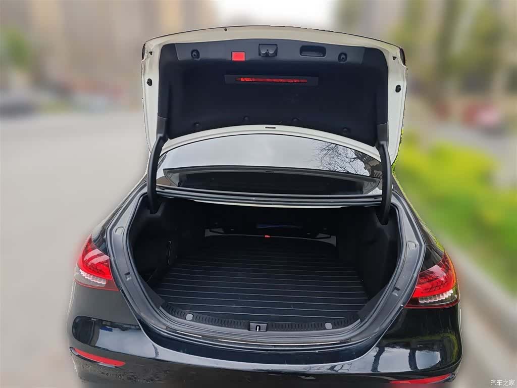 Mercedes-Benz E-Class, 2021 10