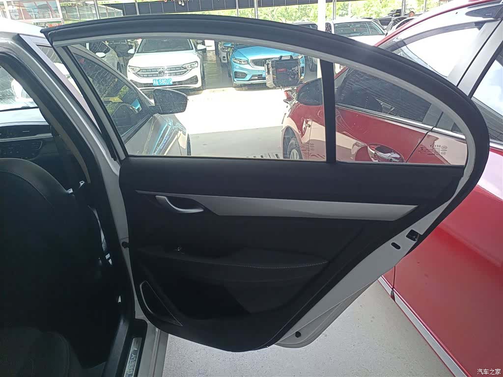 Geely Emgrand, 2019 16