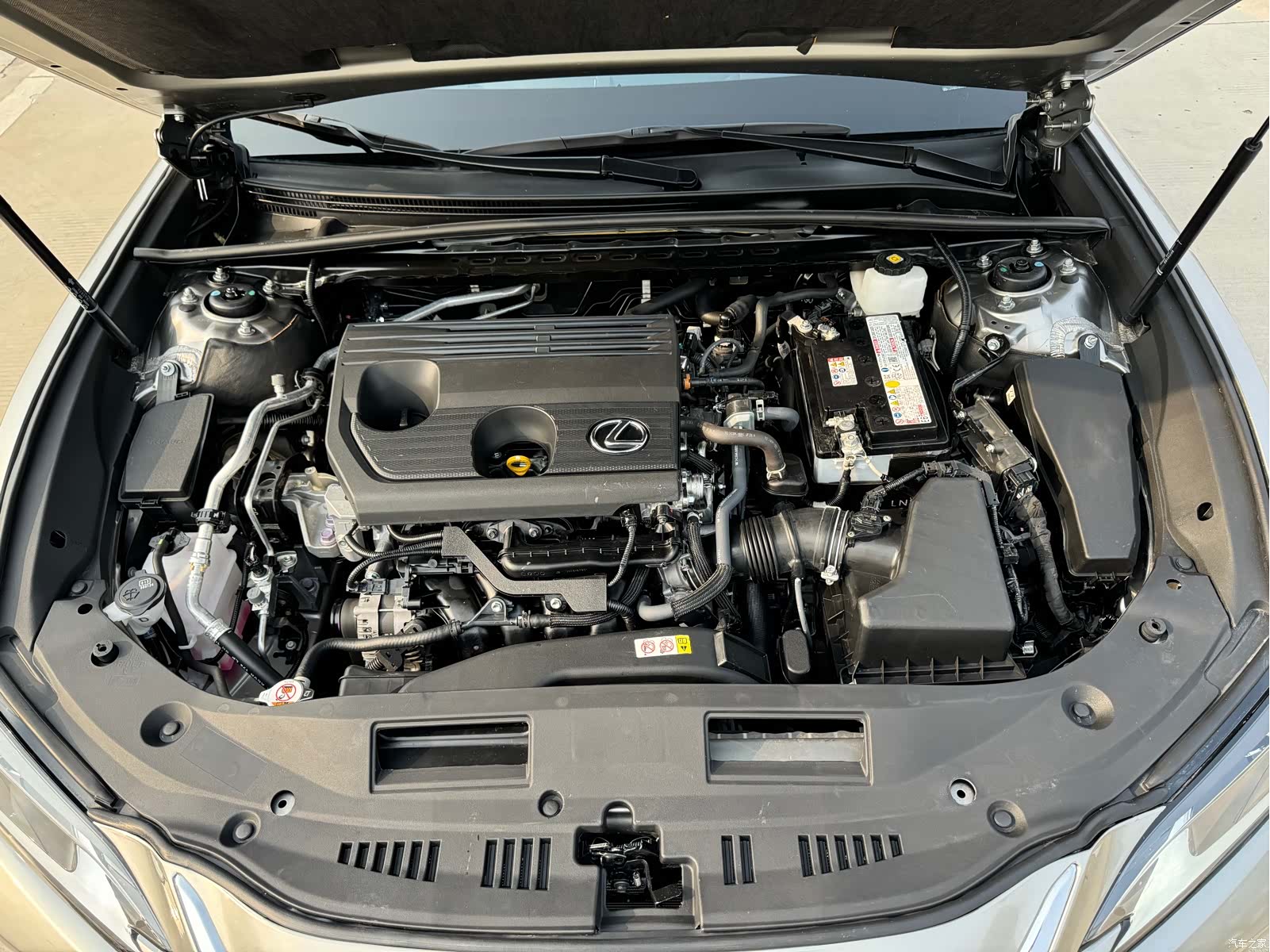Lexus ES, 2024 12