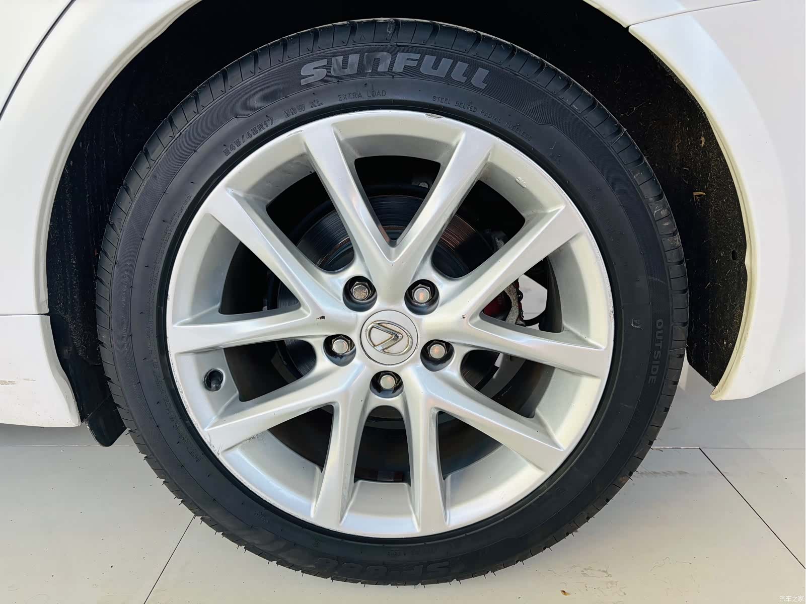 Lexus IS, 2012 11