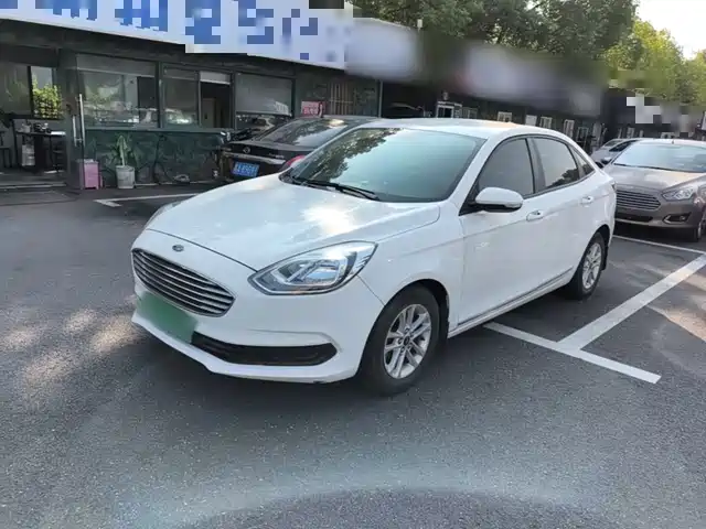 Ford Focus 2019 — купить из Китая под заказ