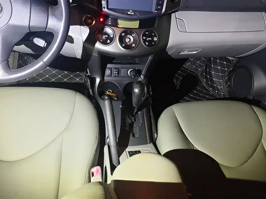 Toyota RAV4 Rongfang