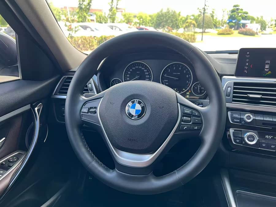 BMW 3 Series 2019, фото 5