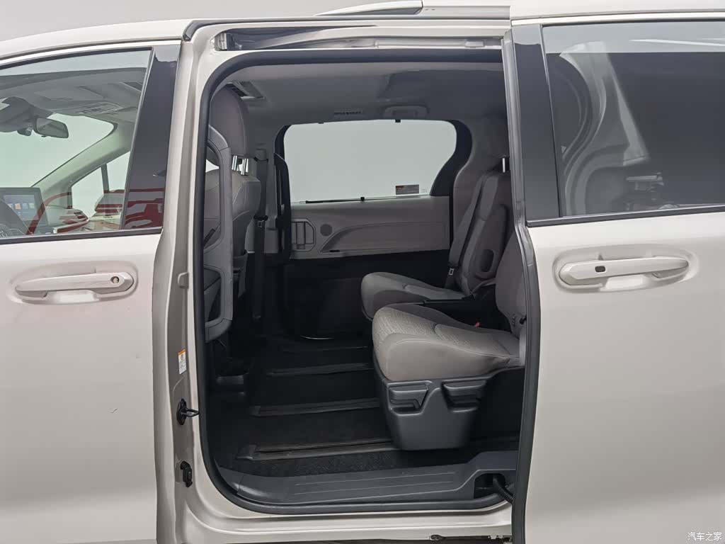Toyota Sienna, 2023 15