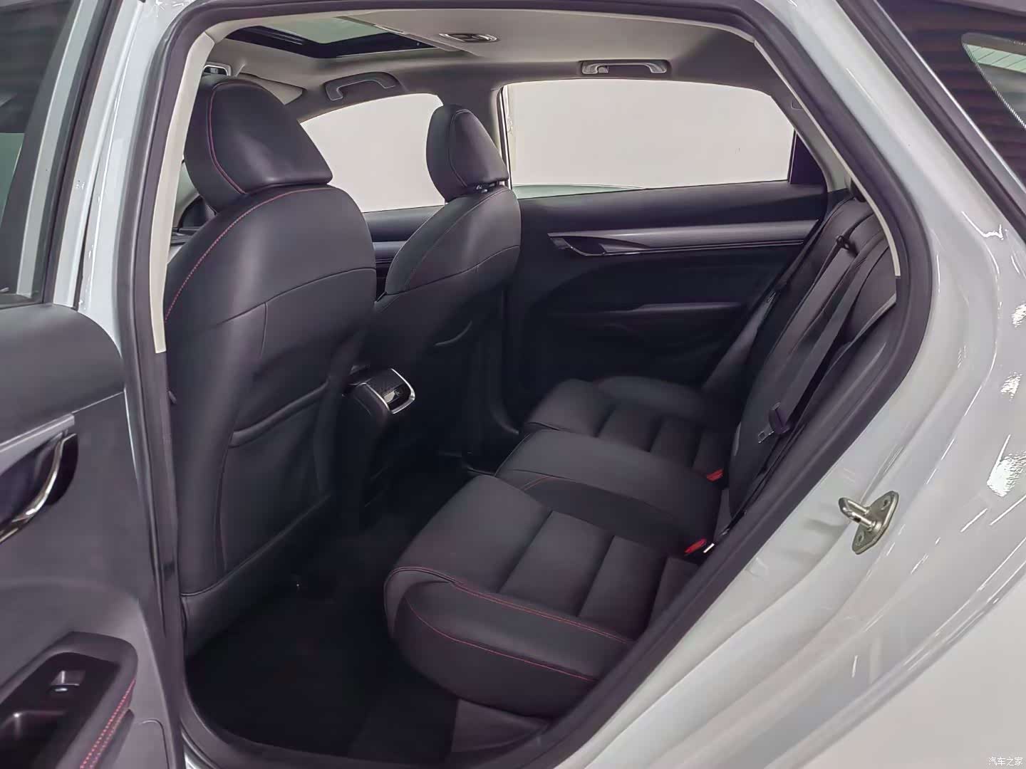 Geely Binray, 2019 7