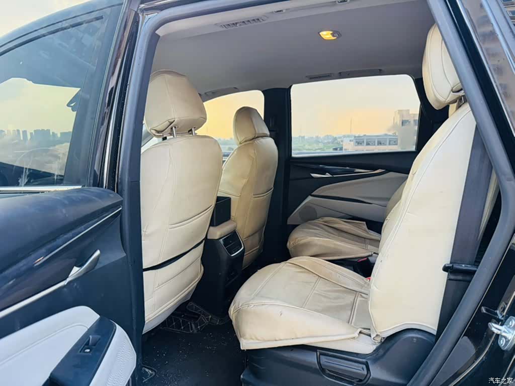 Maxus G50, 2022 13