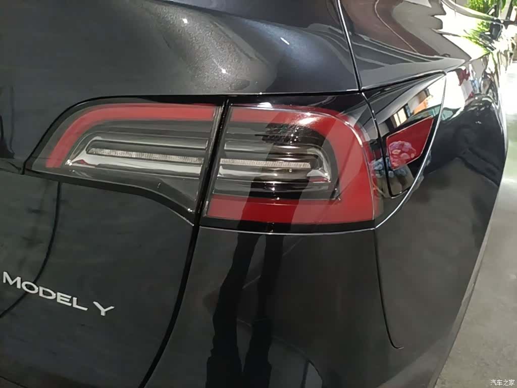 Tesla Model Y, 2024 8