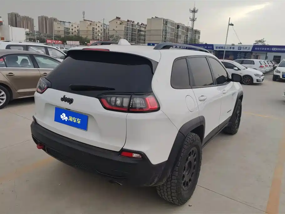 Jeep Free light