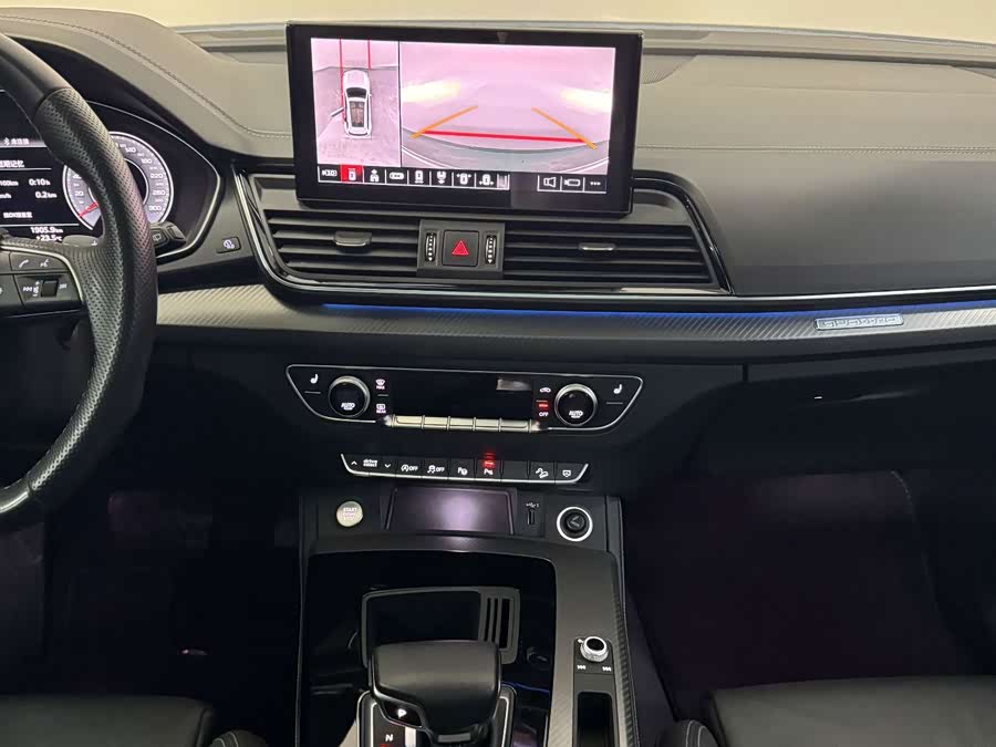 Audi Q5L 2022, фото 11