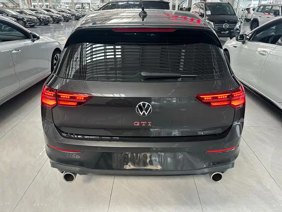 Volkswagen Golf GTI