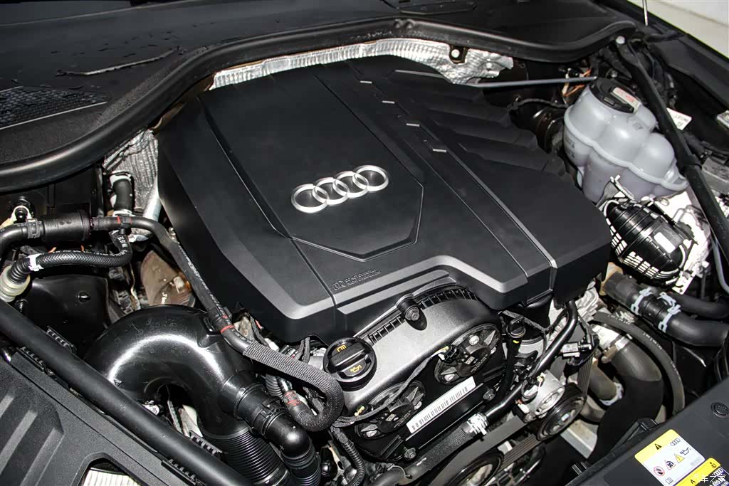 Audi A8L, 2024 13