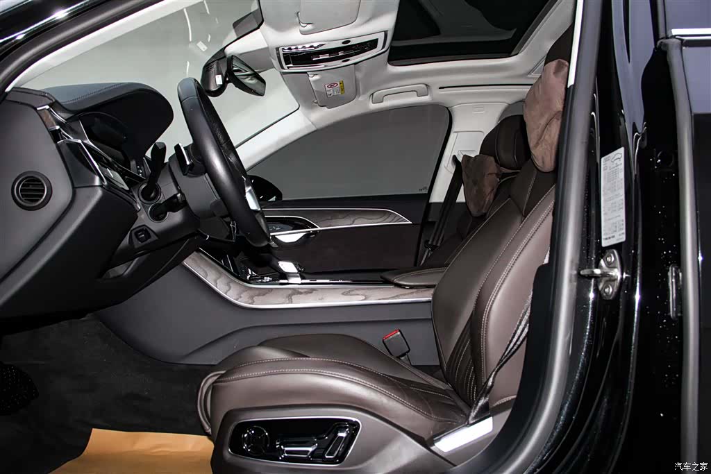 Audi A8L, 2024 22