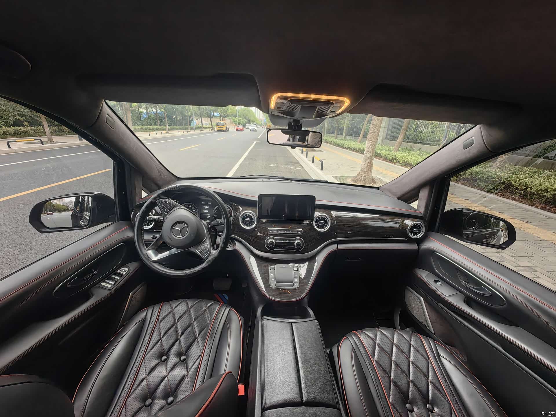 Mercedes-Benz 7, 2021 4