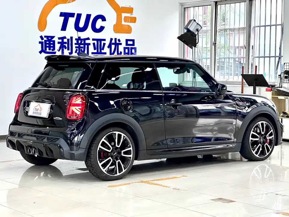 MINI JCW