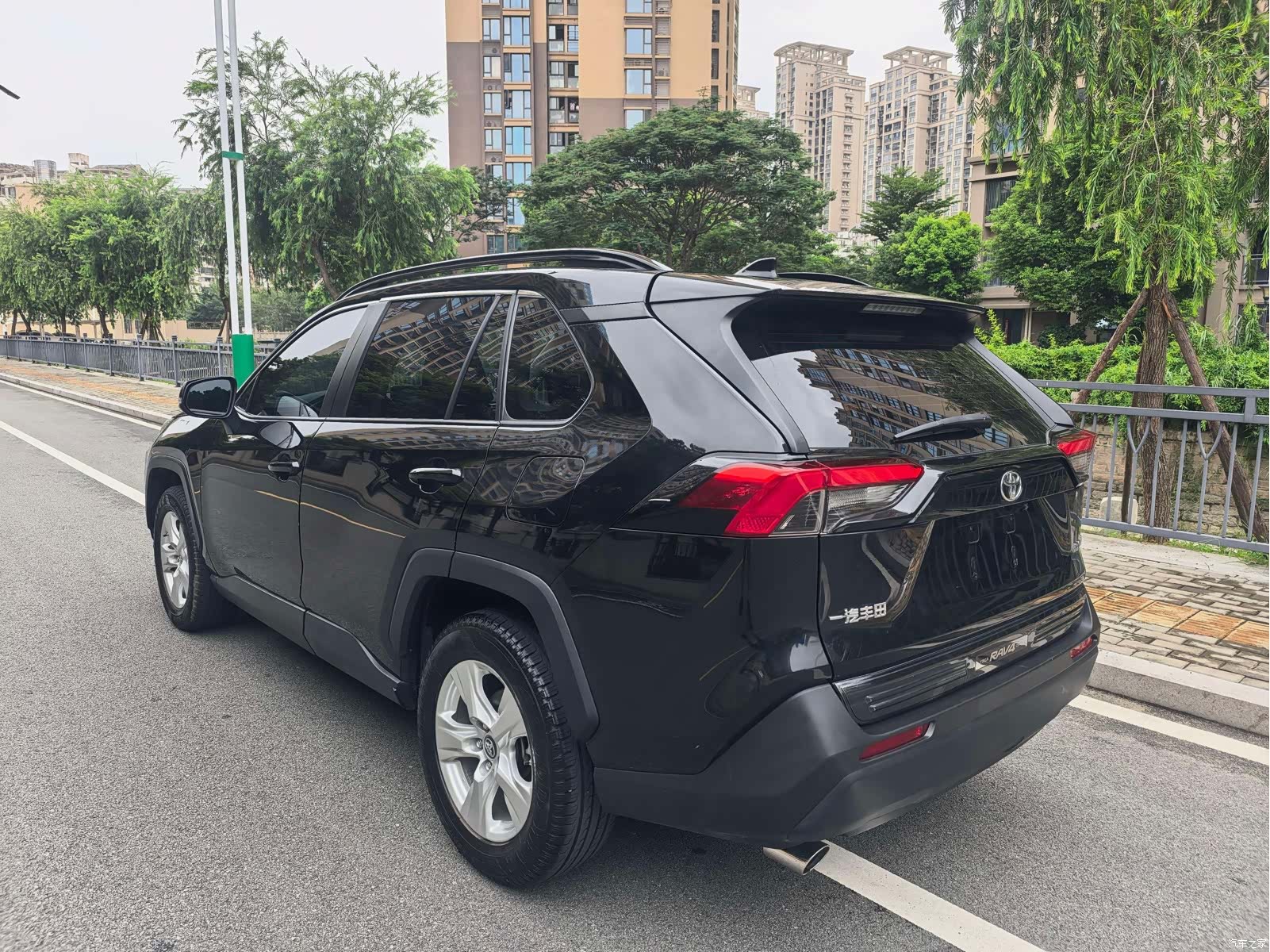 Toyota RAV4, 2021 9