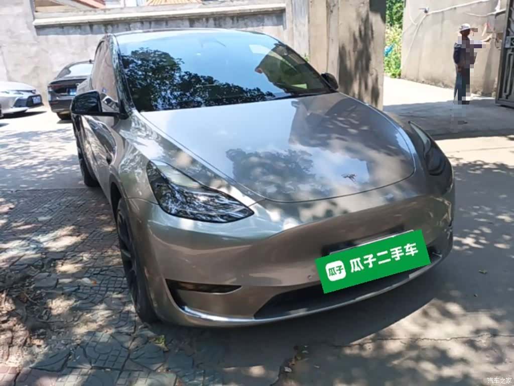 Tesla Model Y, 2023 4