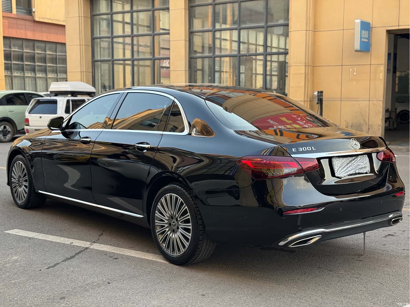 Mercedes-Benz E-Class, 2023 16