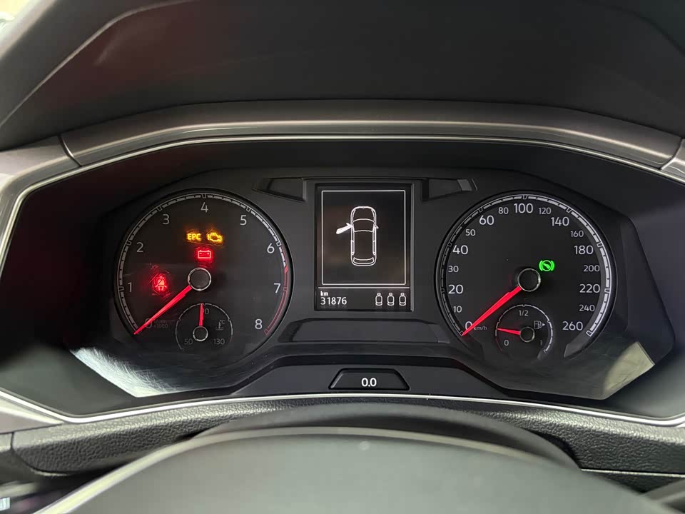 Volkswagen T-ROC exploring Songs