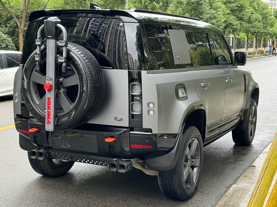 Land Rover guard