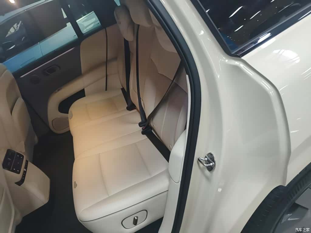 Li Auto i6, 2025 17