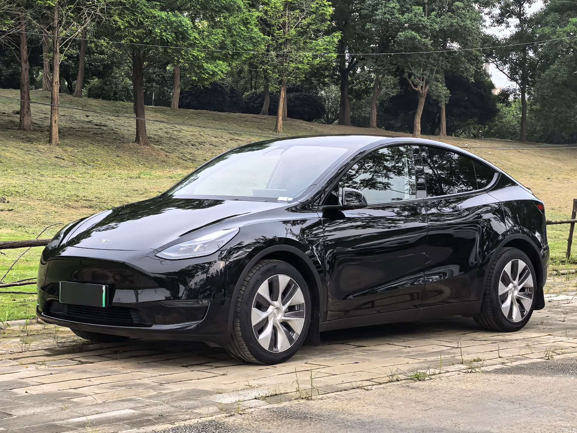 Tesla Model Y, 2022 1