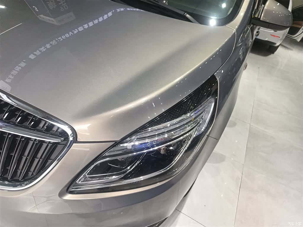 Buick GL8, 2020 3