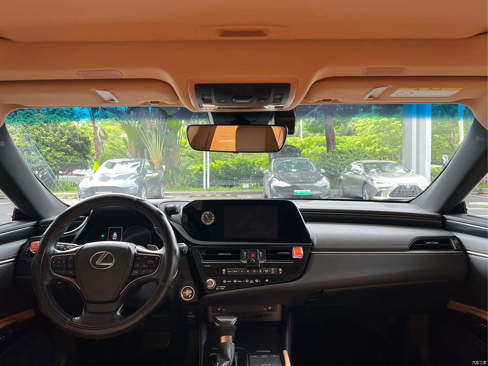 Lexus ES, 2022 9
