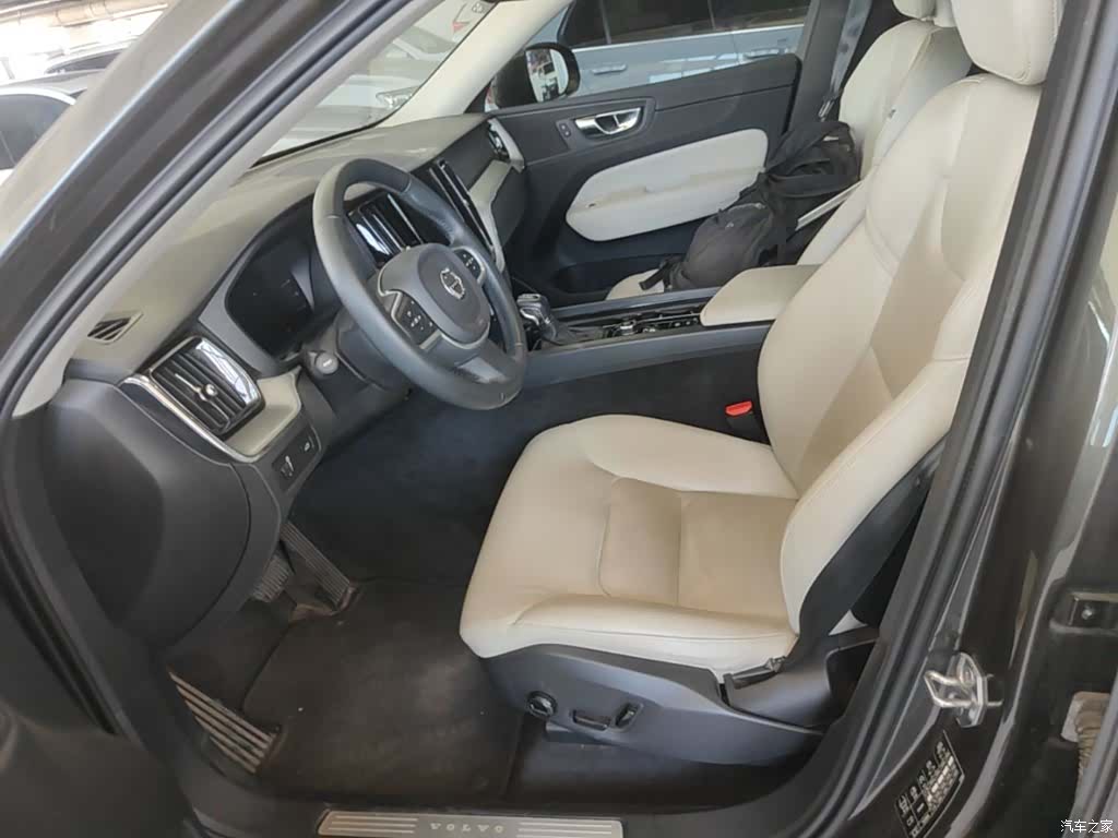 Volvo XC60, 2018 15