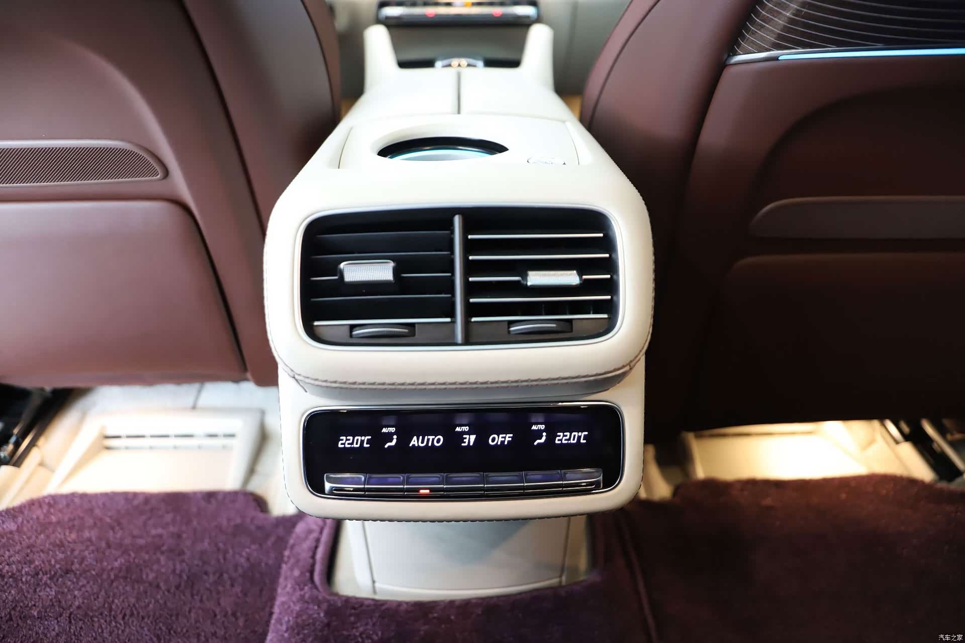 Maybach GLS, 2022 27