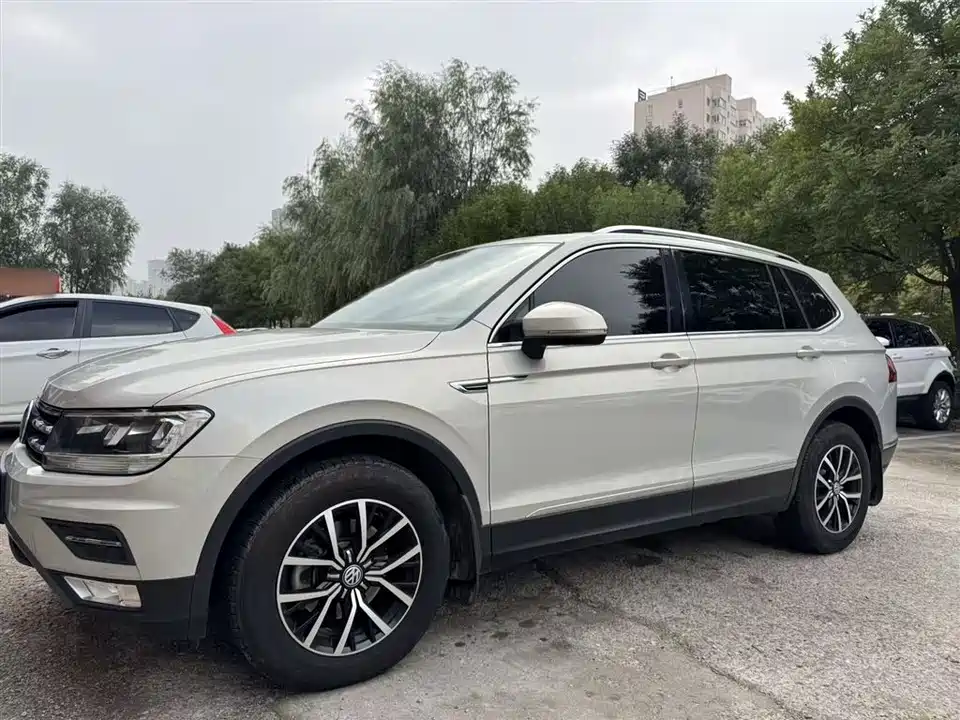 Volkswagen Tiguan L