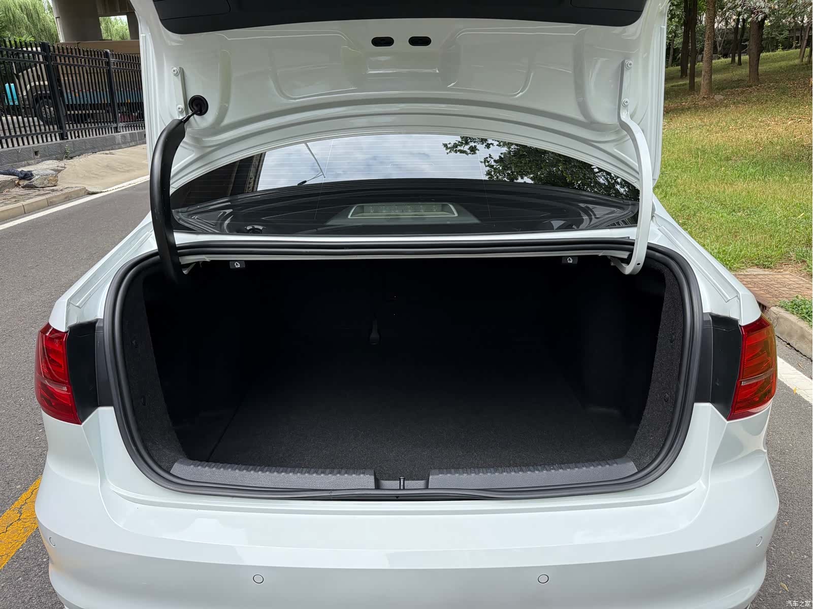 Volkswagen Sagitar, 2019 20
