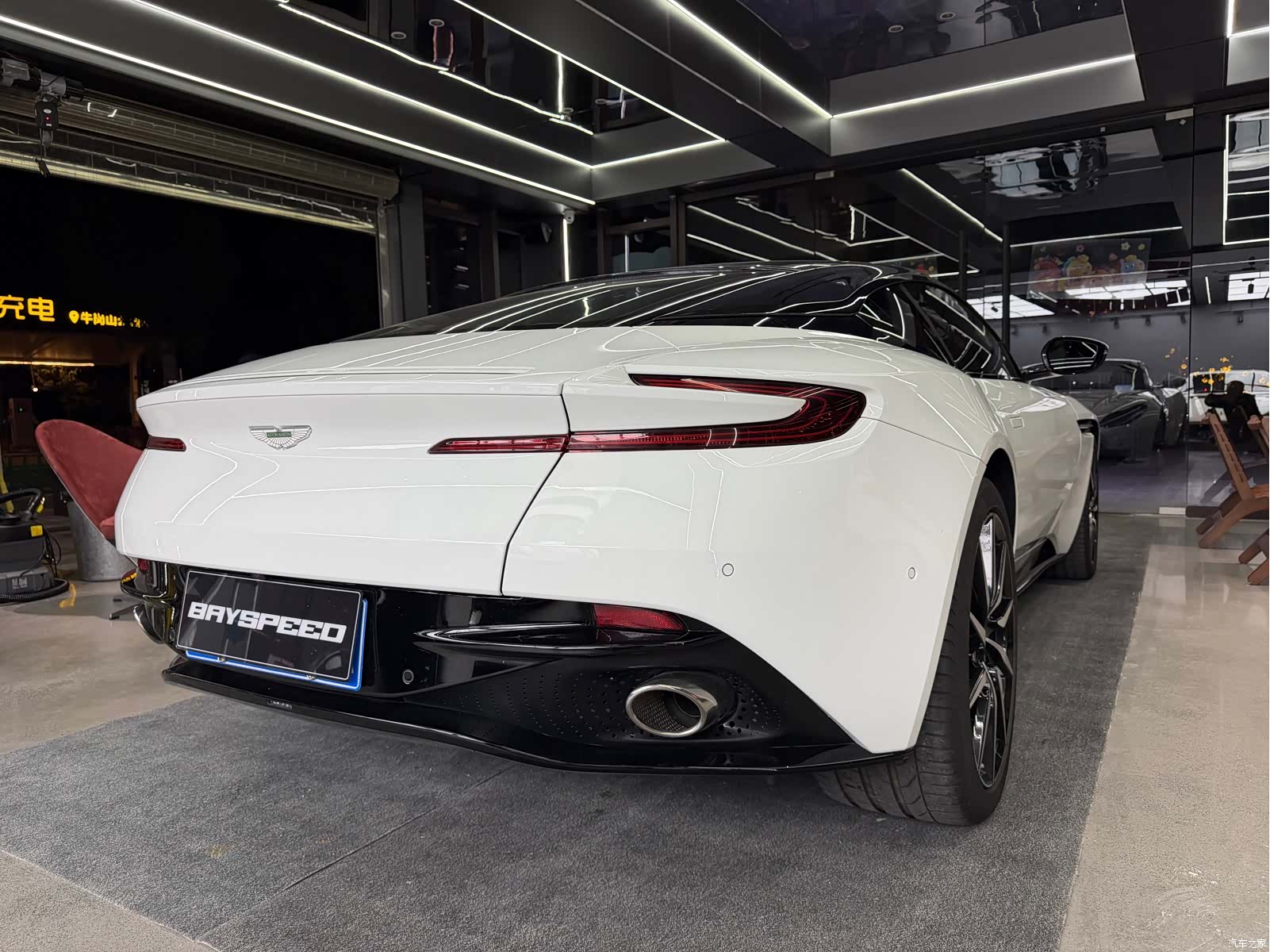 Aston Martin DB11, 2018 22