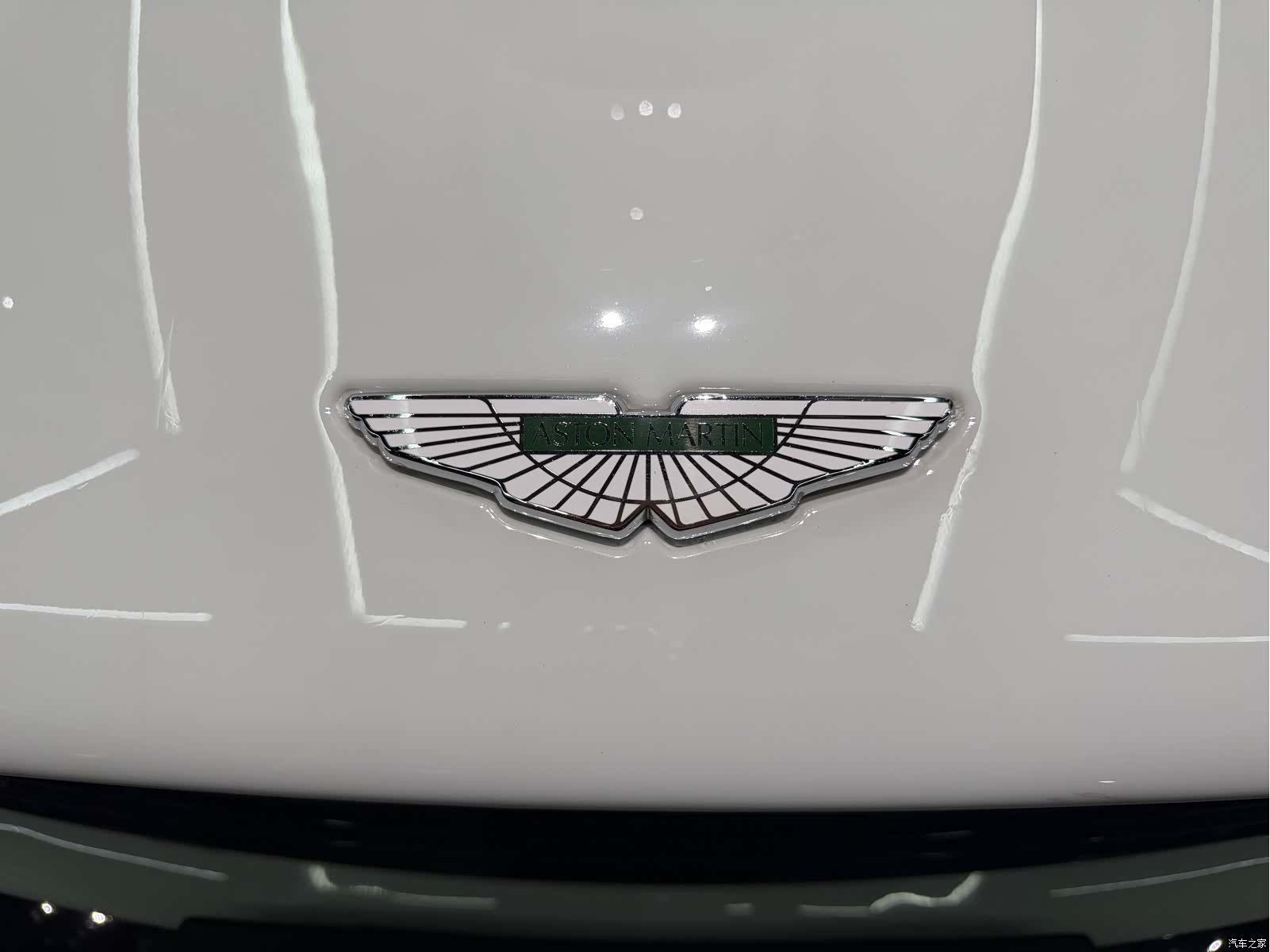 Aston Martin DB11, 2018 6